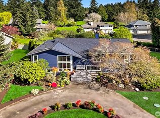 7604 NE Meadowmeer Ln, Bainbridge Island, WA 98110