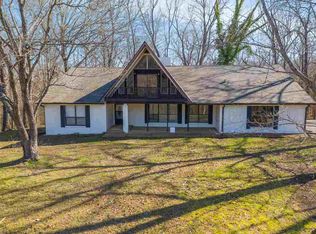 70 Springbrook Dr, Jackson, TN 38305