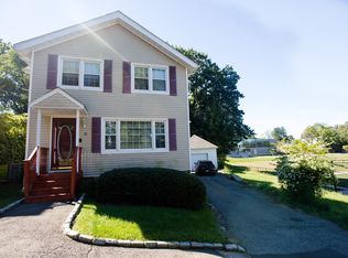 21 Wessels Pl, Greenwich, CT 06830