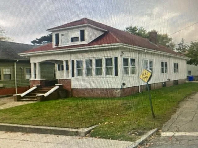 600 River Avenue