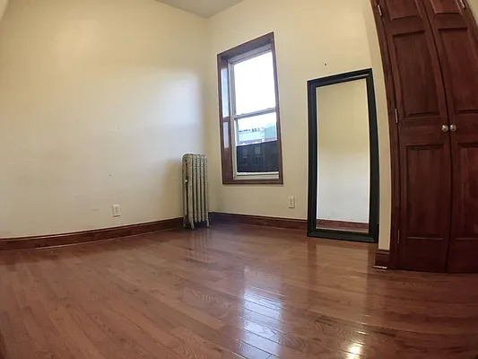 Rented by Lang Realty LLC | media 24