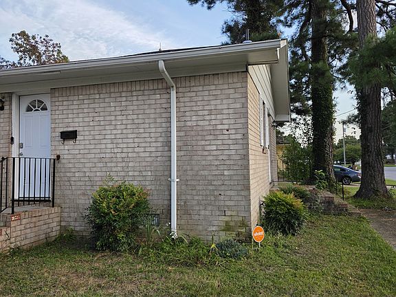 4th image of 1317 Roosevelt Blvd #3
