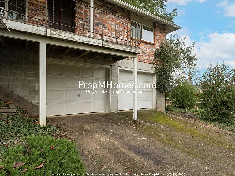 313 East St — Photo 17