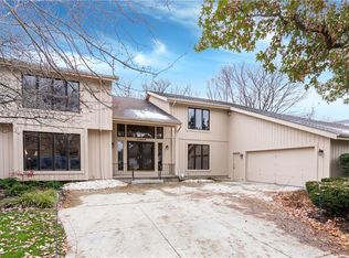 25960 Annesley Rd, Beachwood, OH 44122