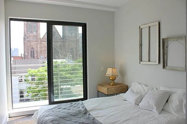 Rented by Full Time Management | media 21