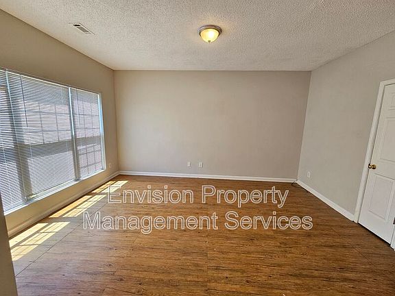 3rd image of 3275 Oakley Pl Unit 18