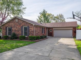 318 Old Towne Rd, Louisville, KY 40214