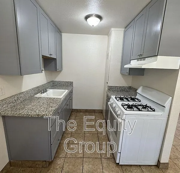 397 N Valencia Blvd — Photo 5