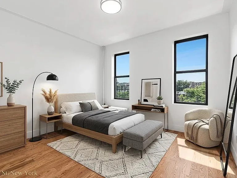 221 E 5th St #9 — Photo 2