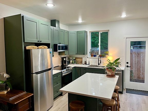 5th image of 3106 SE 79th Ave #C