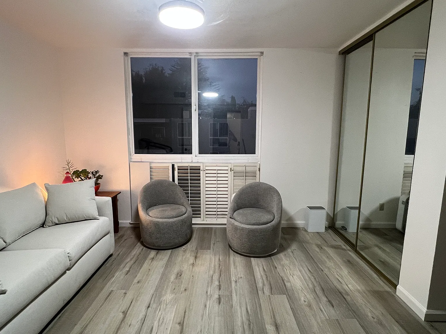 2 bed, 1005 sqft, $3,600 — Photo 4