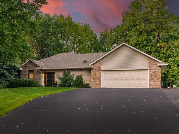 11140 Lake Pointe Dr, Chisago City, MN 55013
