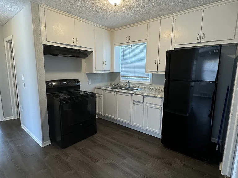 2359 N Estelle St — Photo 5