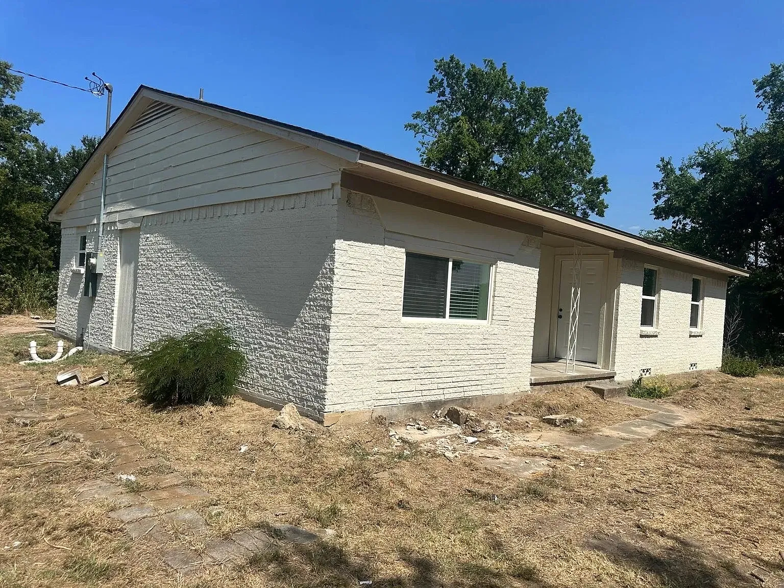 4 bed, 1445 sqft, $2,700 — Photo 2