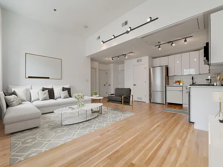 716 Madison St #209 — Photo 3