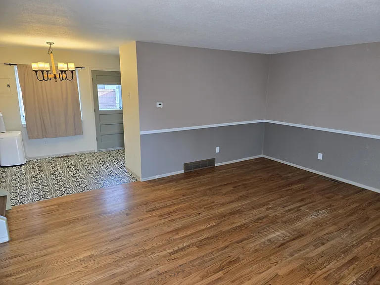 837 Hayden Dr — Photo 7
