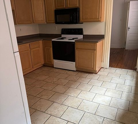 3rd image of 200 W Broad St #302