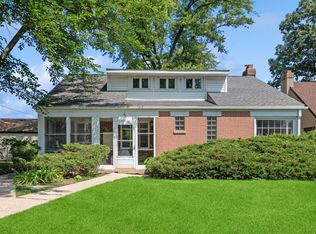 4 Smithwood Dr, Morton Grove, IL 60053