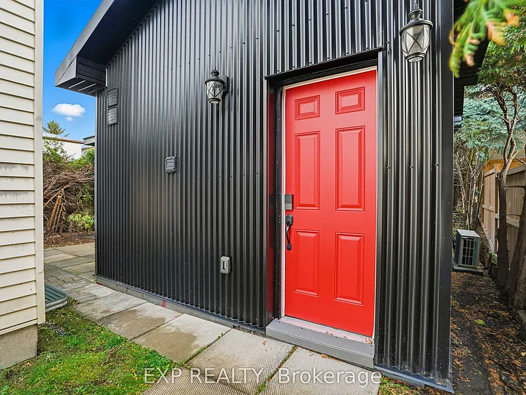 51 Raftus Sq #A — Photo 2