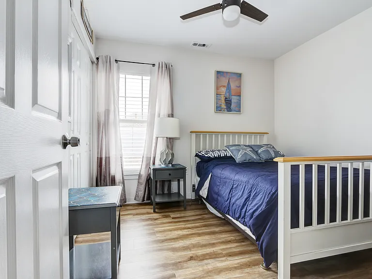 107 Chesapeake Bay Ct — Photo 12