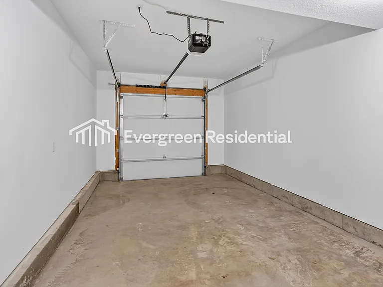 Barryview Townhomes — Photo 10
