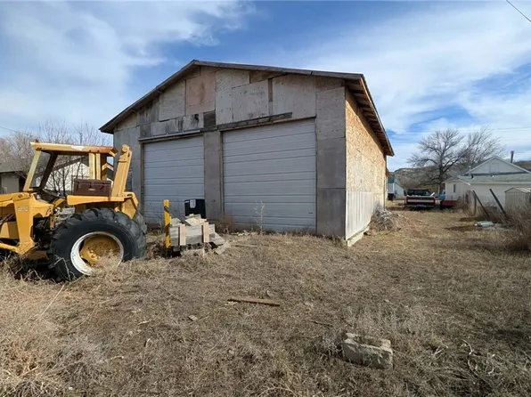 319 N Sargent Ave, Glendive, MT 59330