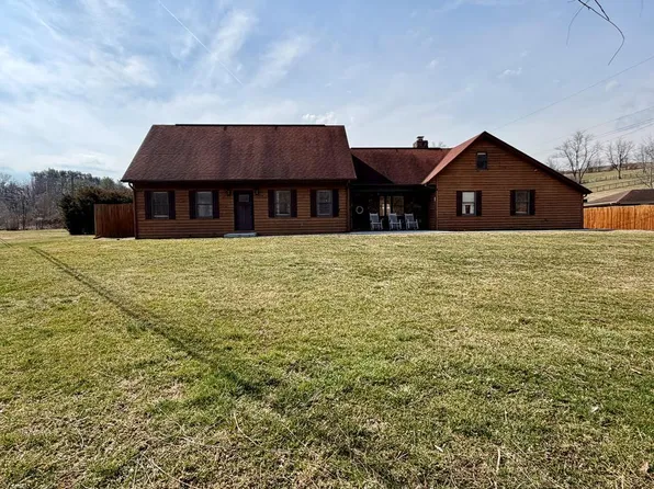 1012 Whitetop Rd, Chilhowie, VA 24319