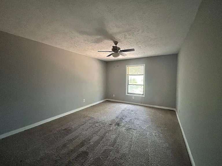 6466 Kelmscot Ct — Photo 18