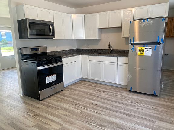 2nd image of 4456 Windsor Ct