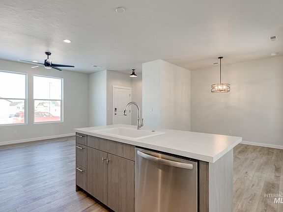 5th image of 4388 N Glassford Ave