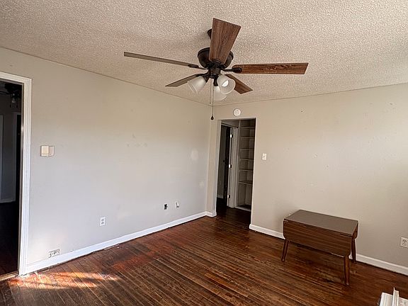 3rd image of 823 Siluria St #823
