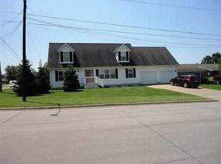 1114 15th Ave E, Oskaloosa, IA 52577