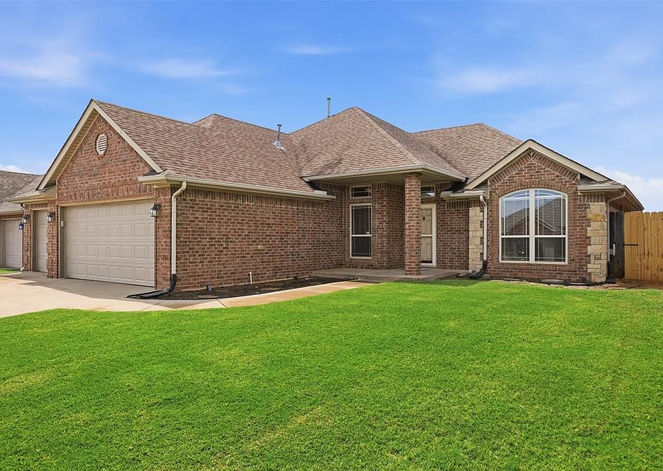 1st image of 542 W Broadpoint Court Way