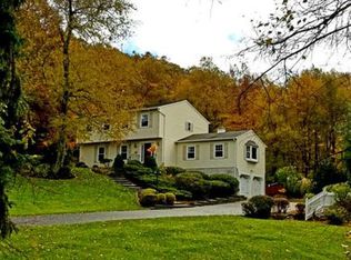 4 Bailey Pl, Hopewell Junction, NY 12533