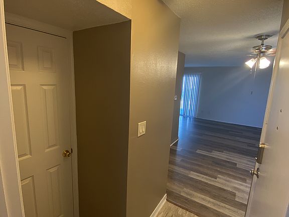 Hallway_Stairs_11152021