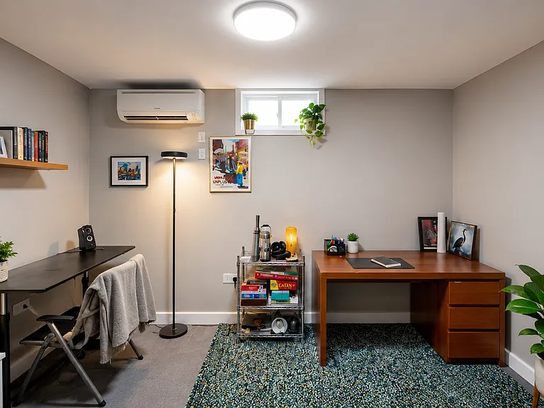 1652 Cornelia St #1 — Photo 10