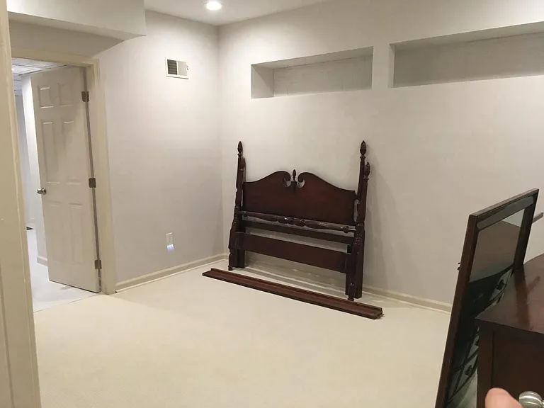 5th bedroom/wine cellar/playroom 9 foot ceiling