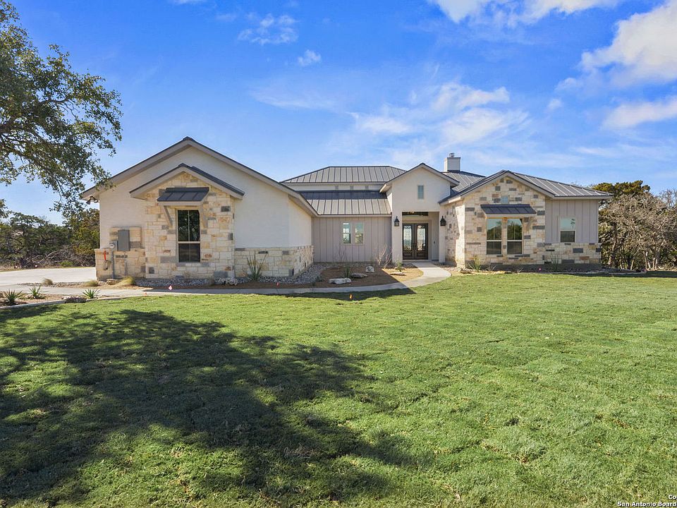 1st image of 133 Center Oaks Ct