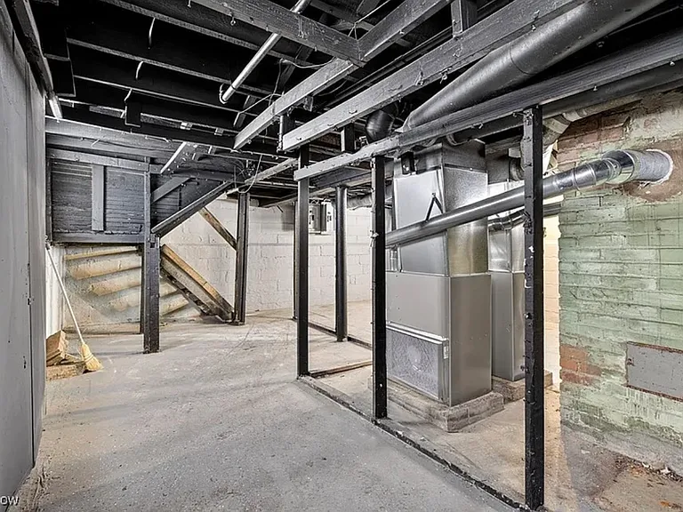 9418 Parkview Ave — Photo 10
