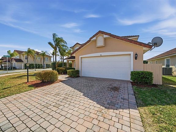 3rd image of 411 Robin Rd