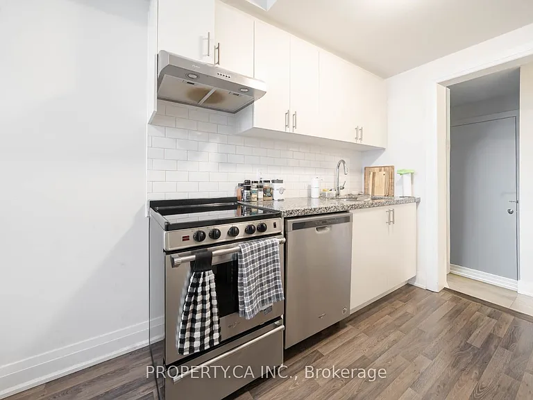 1776 A Lawrence Ave W #1 — Photo 4