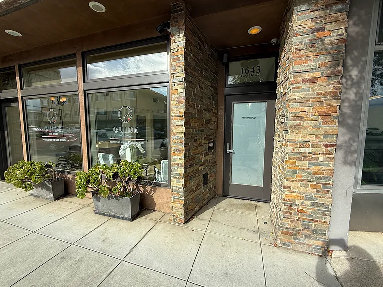 1643 Laurel St — Photo 1