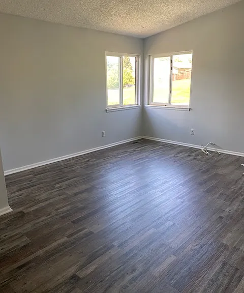 4577 Castlepoint Dr — Photo 4
