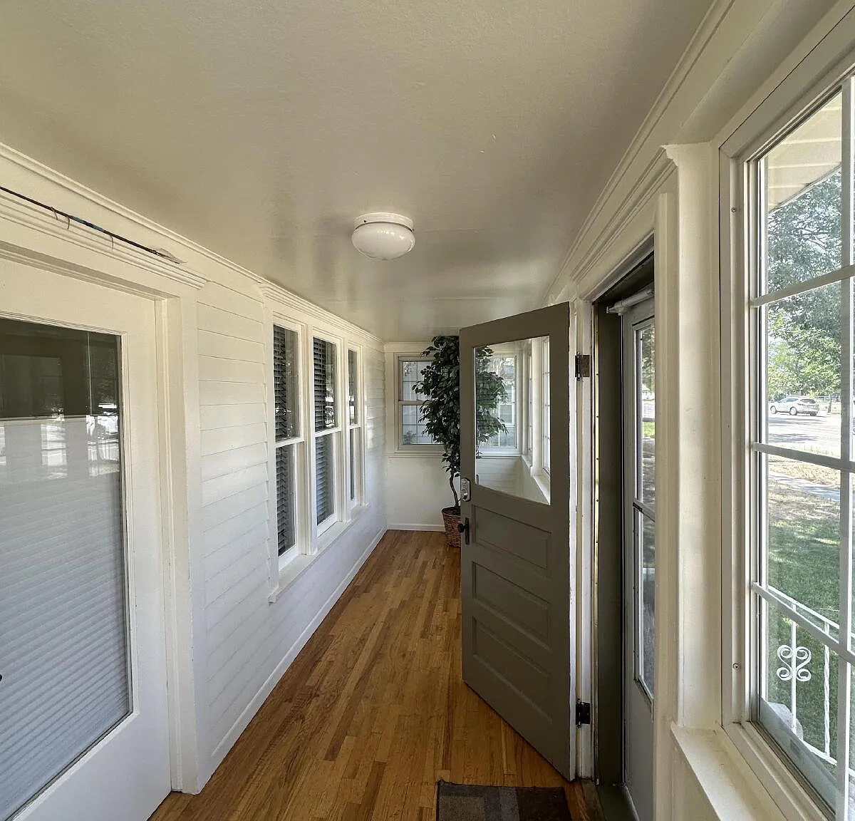 2 bed, 1.0 bath, 945 sqft, $2,050 — Photo 4
