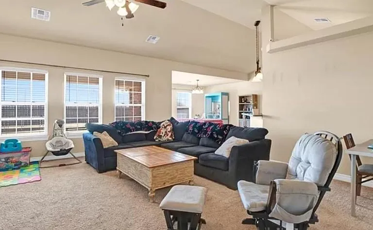 1736 White Tail Dr — Photo 2