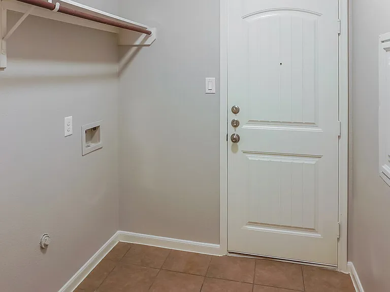 8751 Sunrise Canter Dr — Photo 15