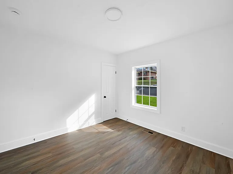 3001 Woodbine Ave — Photo 14