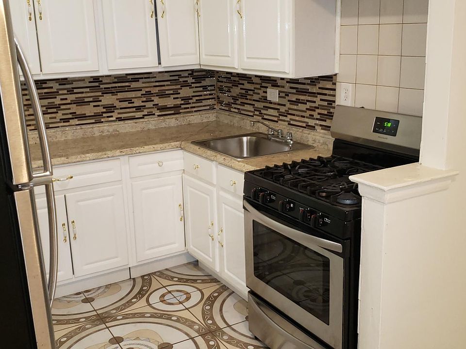 1st image of 741 E 102nd St #1