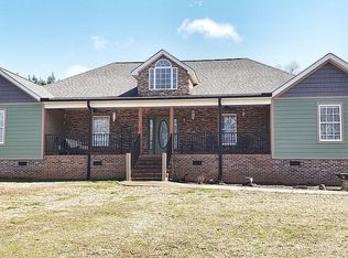 121 Ranch House Rd, Central, SC 29630