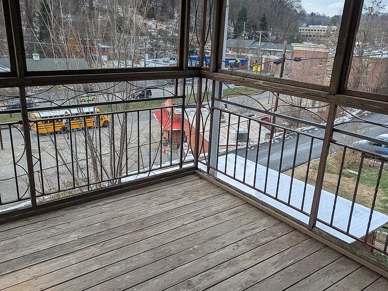 531 Halsey Ave — Photo 1